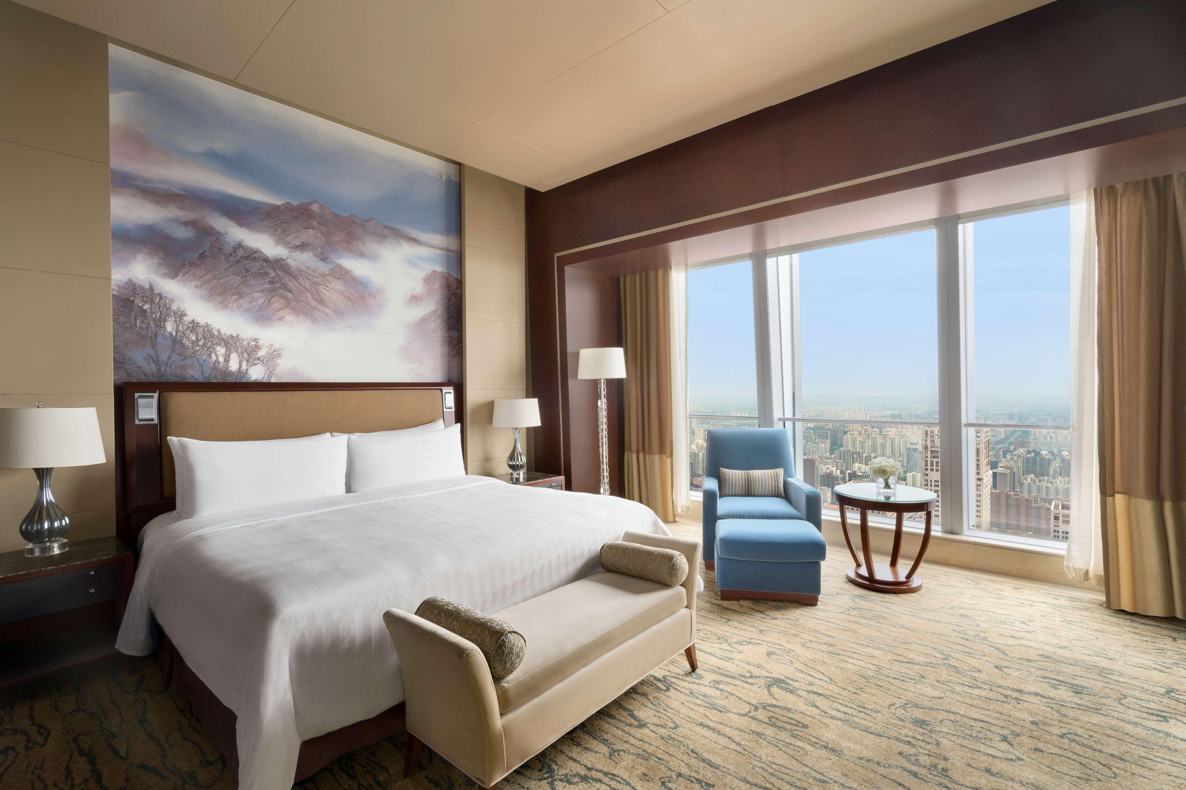 China World Summit Wing, Hotel