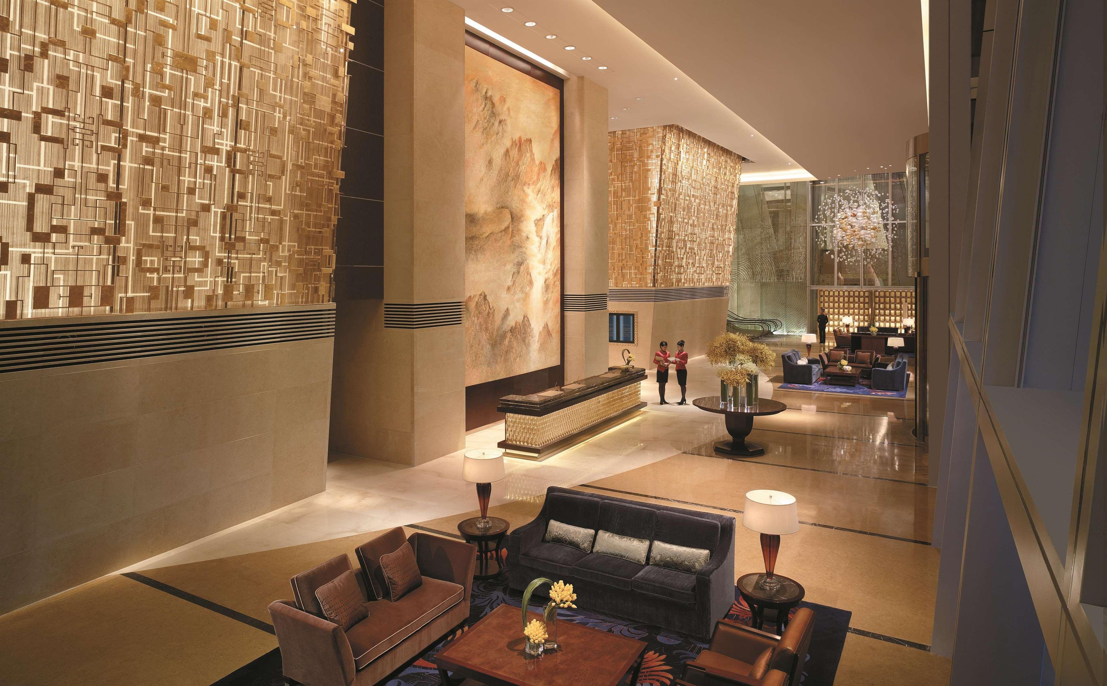 China World Summit Wing, Hotel