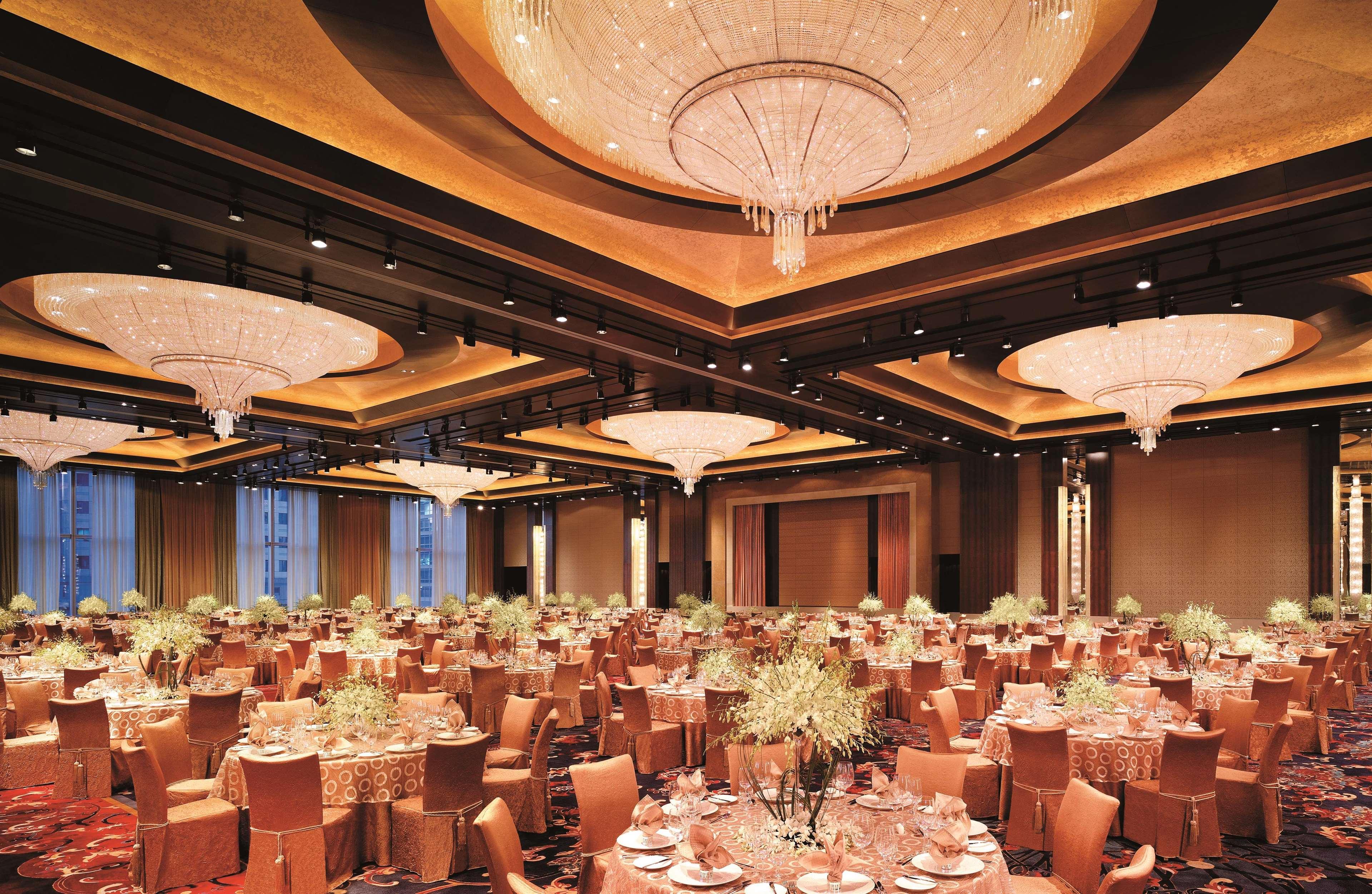 China World Summit Wing, Hotel 5*
