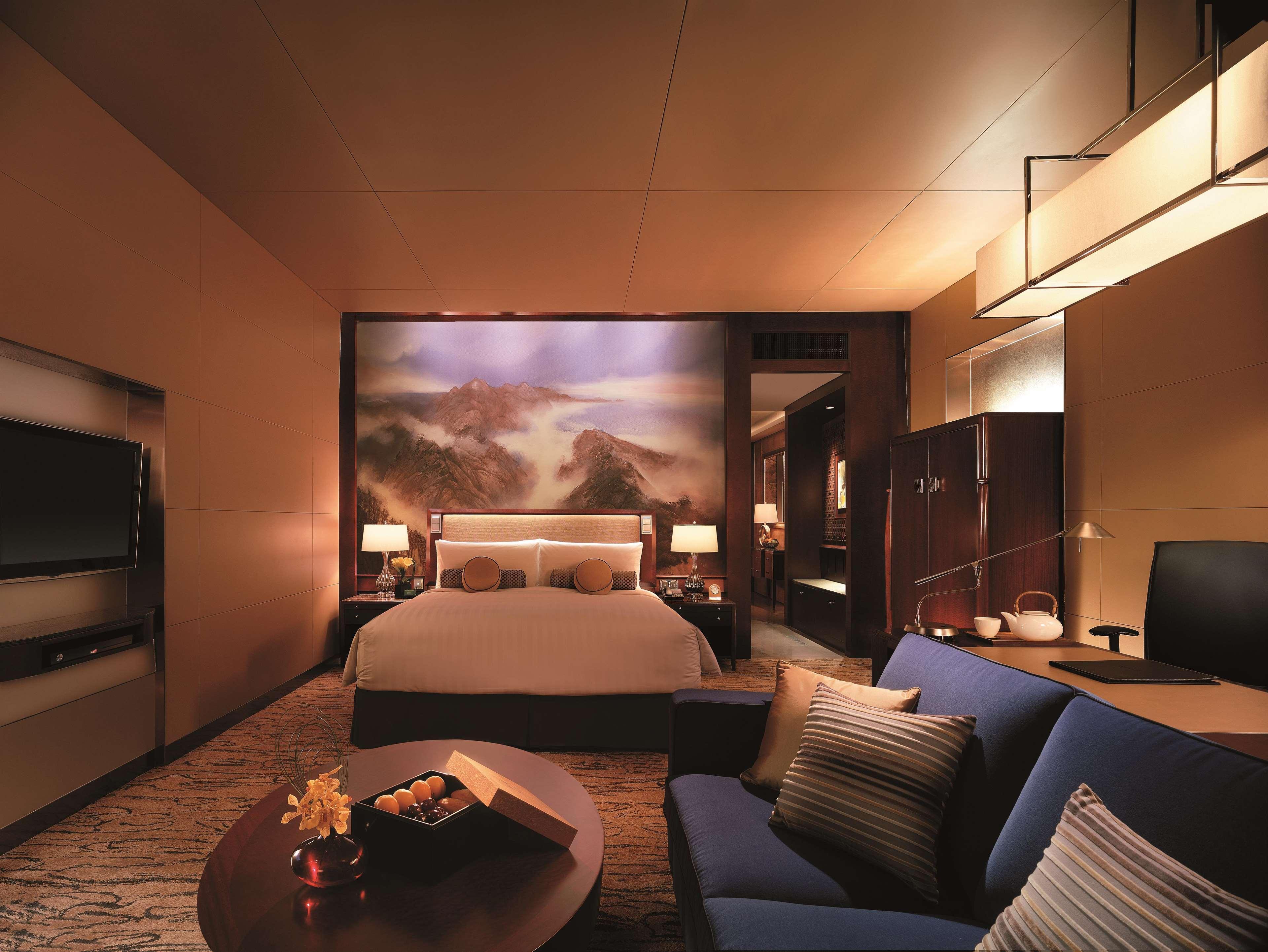 China World Summit Wing, Hotel